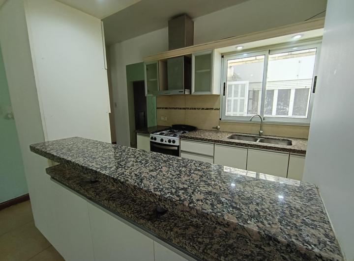 Casa · 90m² · 5 Ambientes · 1 Cochera