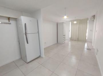 Departamento de 2 ambientes, Rosario · Amplio Monoambiente Semi Equipado con Jardín de Invierno y Patio Descubierto