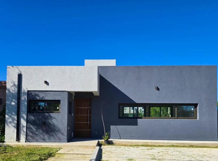 Casa · 117m² · 5 Ambientes · 2 Cocheras