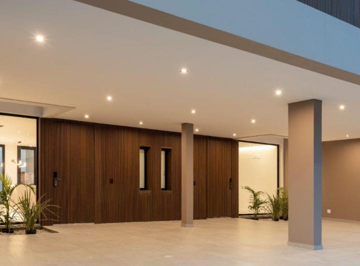 Casa · 180m² · 5 Ambientes · 2 Cocheras