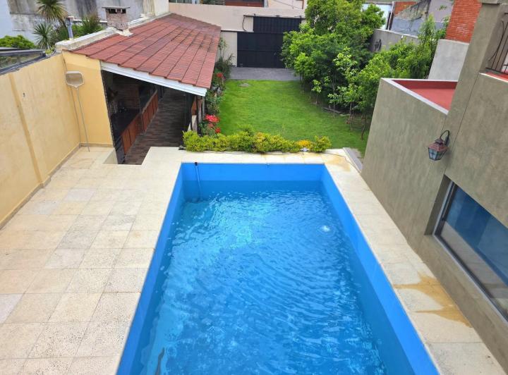 Casa · 151m² · 6 Ambientes · 3 Cocheras