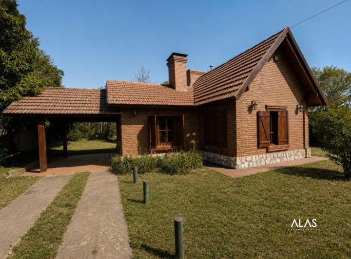 Casa · 132m² · 4 Ambientes · 1 Cochera