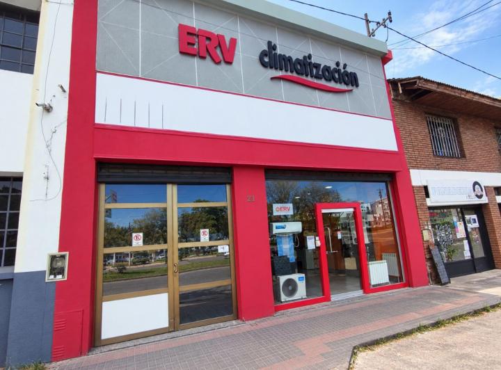 Local comercial · 376m² · 3 Cocheras