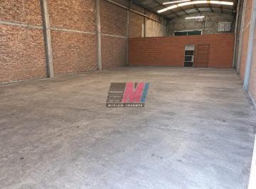 Bodega-Galpón · 300m² · Galpon en Alquiler en Solano
