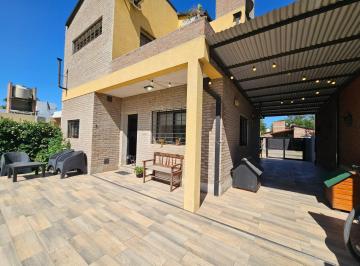 Casa · 94m² · 5 Ambientes · Venta - Dos Dorm. - Comodin