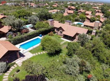 Casa · 110m² · 2 Dormitorios · 2 Cocheras · Casa en Venta en Merlo, San Luis.