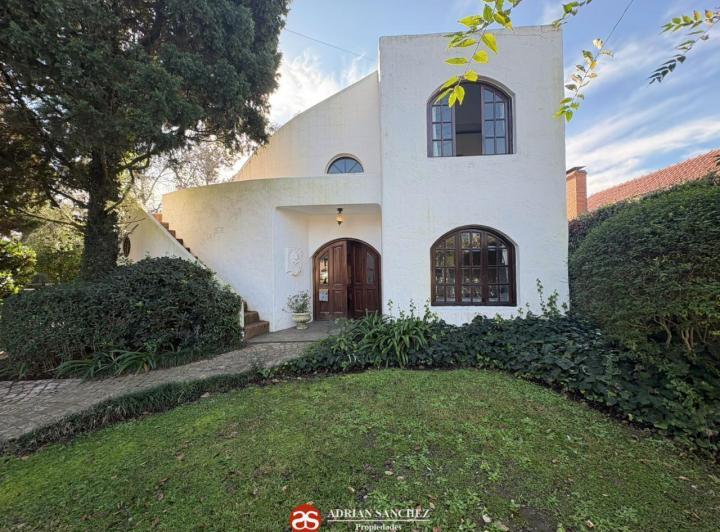 Casa · 130m² · 5 Ambientes
