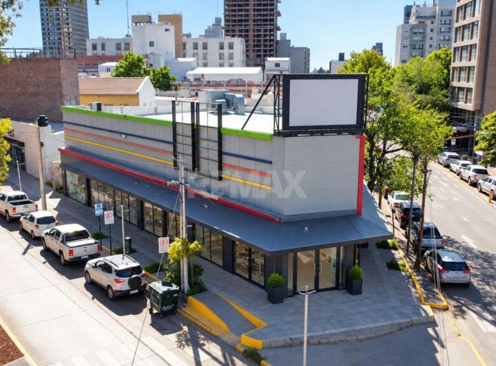 Local comercial · 448m²