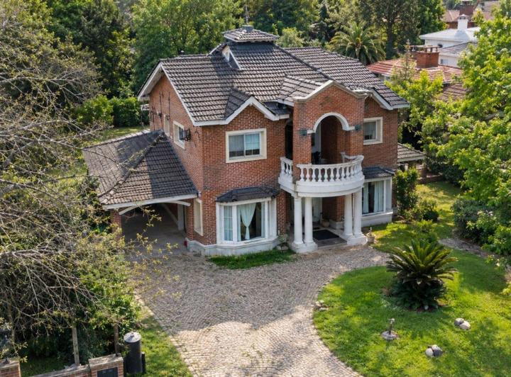 Casa · 280m² · 4 Ambientes · 1 Cochera