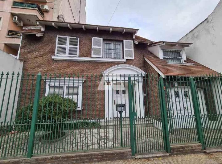 Casa · 280m² · 5 Ambientes