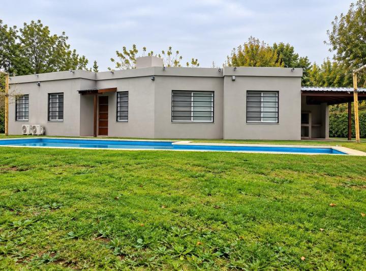 Casa · 110m² · 3 Ambientes · 1 Cochera