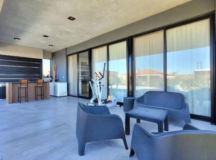 Casa · 170m² · 4 Ambientes · 1 Cochera