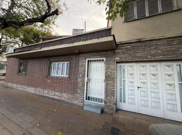 Casa · 120m² · 7 Ambientes · 1 Cochera