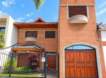 Casa · 415m² · 6 Ambientes · 2 Cocheras · Venta Casa 3 Plantas Ramos Mejia