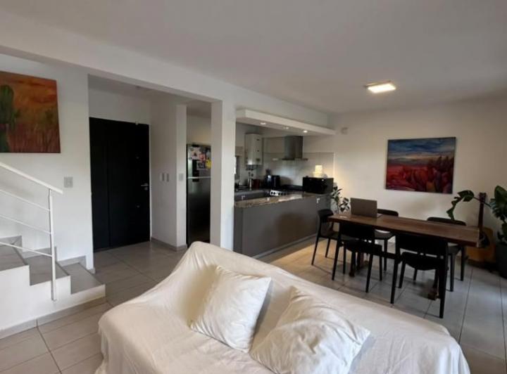 Casa · 100m² · 3 Ambientes · 1 Cochera