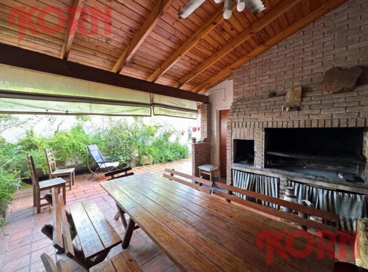 Casa · 195m² · 6 Ambientes