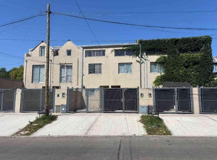 Casa · 62m² · 4 Ambientes · 1 Cochera