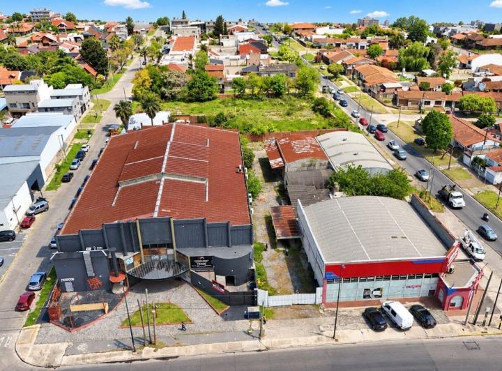 Local comercial · 5071m² · 8 Ambientes