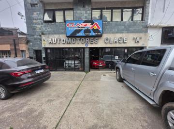 Local comercial · 130m² · 2 Ambientes · Amplio Local Comercial en Alquiler