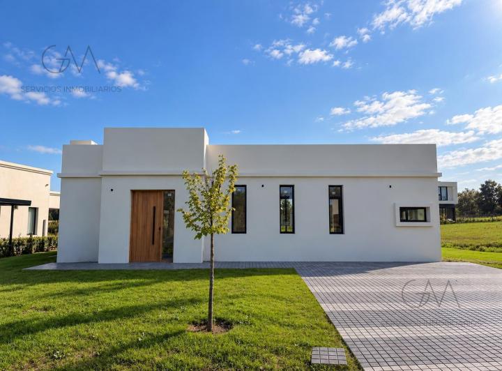 Casa · 200m² · 4 Ambientes