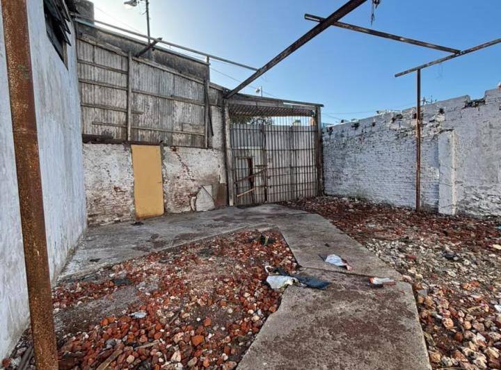 Terreno · 160m² · 4 Ambientes · 10 Cocheras