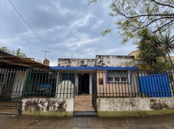 Casa · 56m² · 3 Ambientes · 3 Cocheras · Casa en Venta en Moron