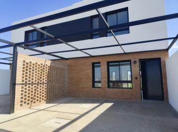 Casa · 3 Ambientes · 2 Cocheras · Duplex en Venta en Docta Parque, 2 Dorm., Terraza.