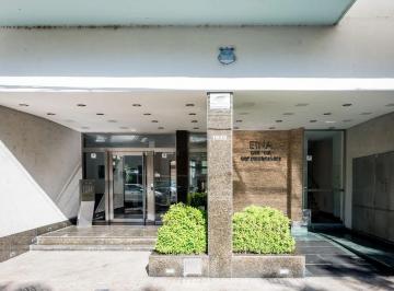 Departamento · 86m² · 5 Ambientes · 2 Cocheras · Departamento en Venta 2 Dorm., La Sexta