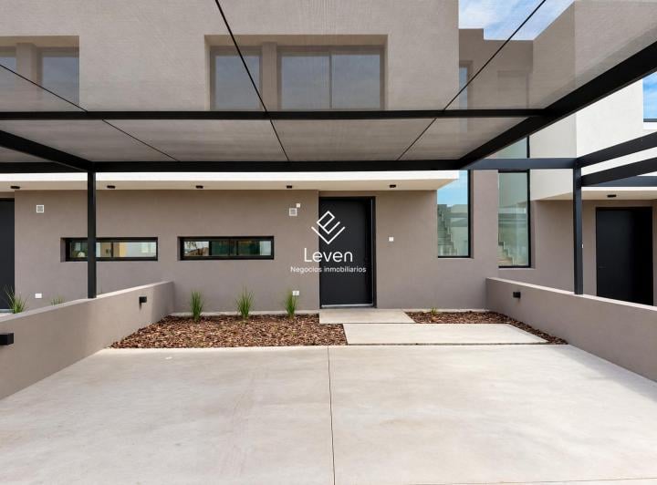 Casa · 258m² · 3 Dormitorios