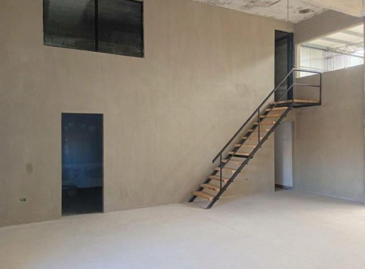 Local comercial · 392m²