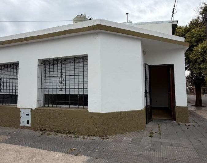 Casa · 1m² · 3 Ambientes · 1 Cochera
