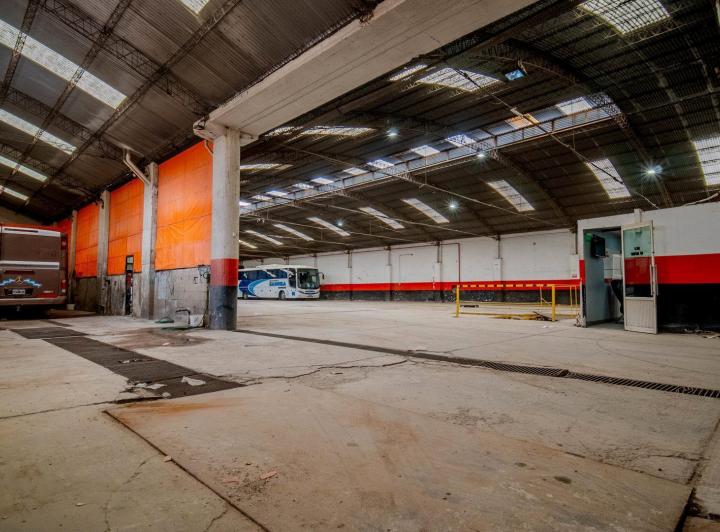 Bodega-Galpón · 2346m²