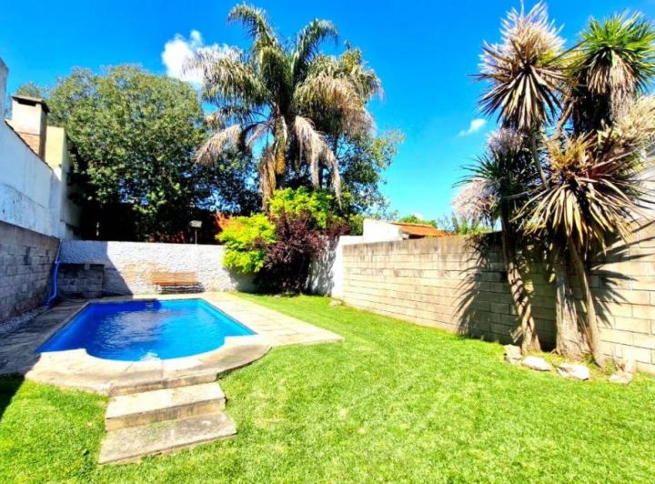 Casa · 90m² · 3 Ambientes · 2 Cocheras