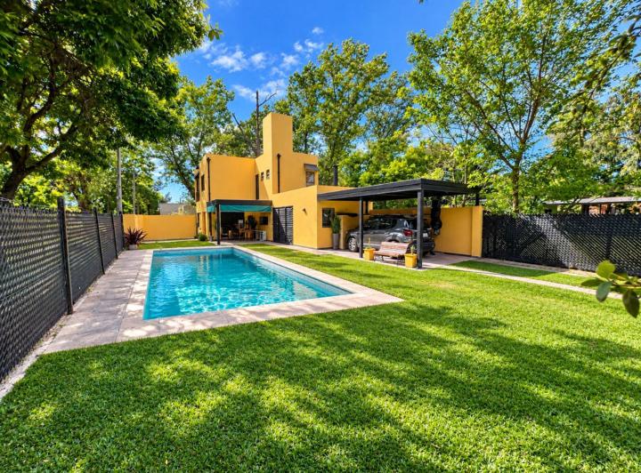 Casa · 139m² · 5 Ambientes · 2 Cocheras