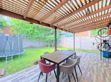 Casa · 92m² · 3 Ambientes · 1 Cochera · Casa en Venta en Ituzaingo