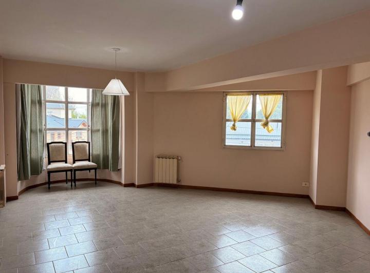 Departamento · 100m² · 5 Ambientes · 1 Cochera