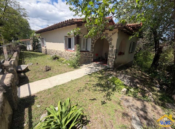Casa · 128m² · 5 Ambientes · 1 Cochera