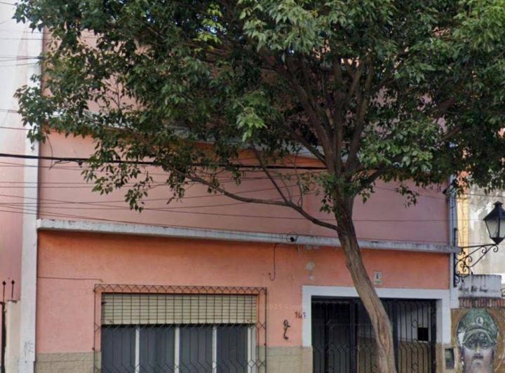 Casa · 220m² · 6 Ambientes · 1 Cochera