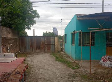 Bodega-Galpón de 12 ambientes, Villa del Prado · Galpón + 4 Locales + 2 Dptos