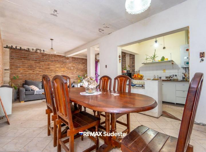 Casa · 80m² · 4 Ambientes · 1 Cochera