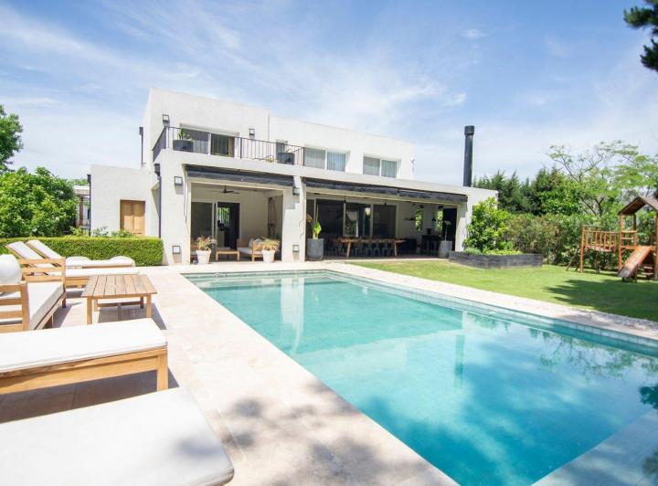 Casa · 221m² · 5 Ambientes