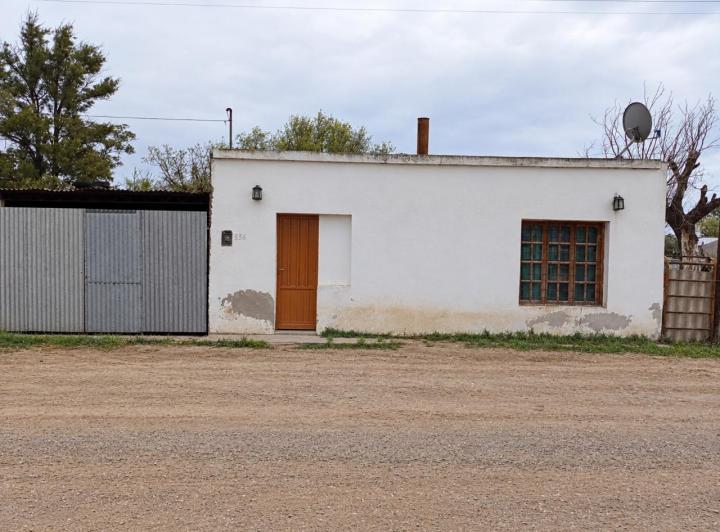 Casa · 77m² · 4 Ambientes · 2 Cocheras