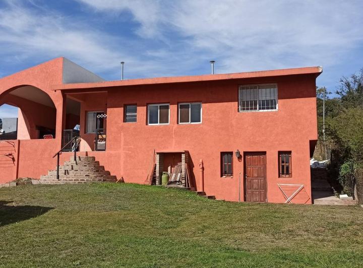 Casa · 264m² · 8 Ambientes · 2 Cocheras