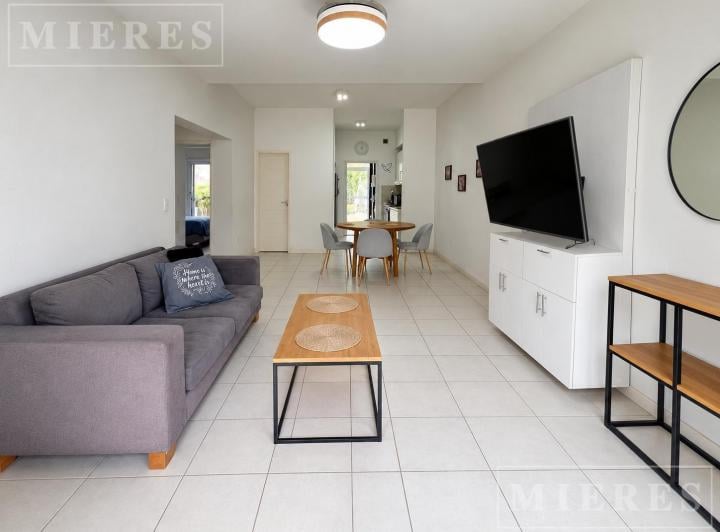 Casa · 70m² · 3 Ambientes · 1 Cochera