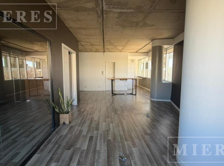 Oficina comercial · 78m² · 1 Cochera