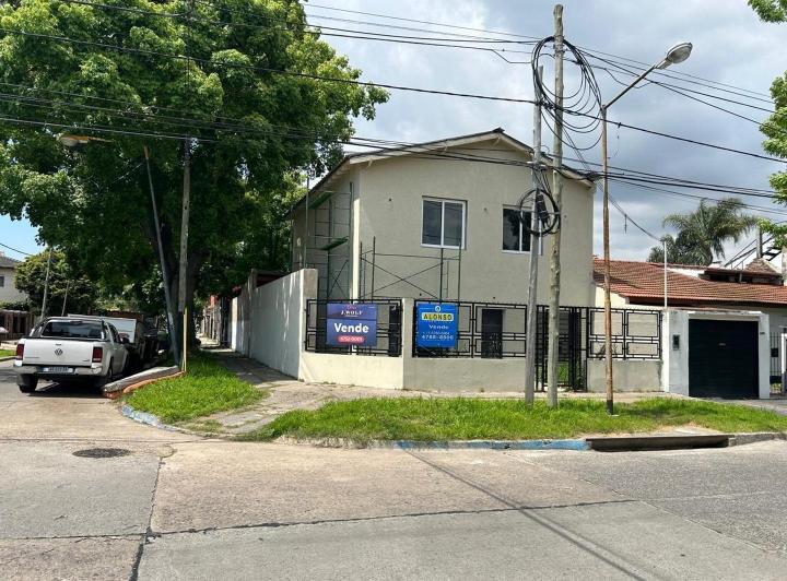 Casa · 200m² · 5 Ambientes