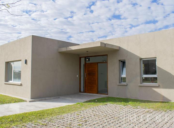 Casa · 150m² · 4 Ambientes · 1 Cochera