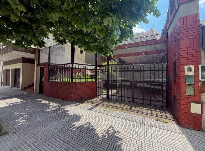 Casa · 278m² · 5 Ambientes · 2 Cocheras