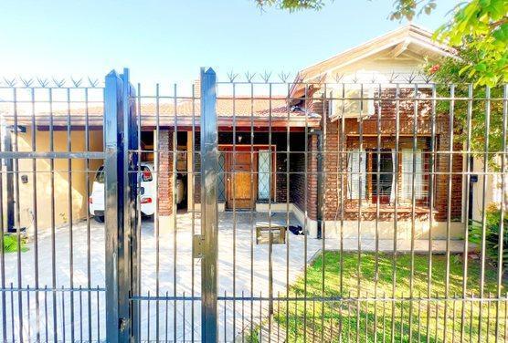 Casa · 179m² · 4 Ambientes · 1 Cochera