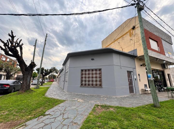 Casa · 128m² · 4 Ambientes · 1 Cochera